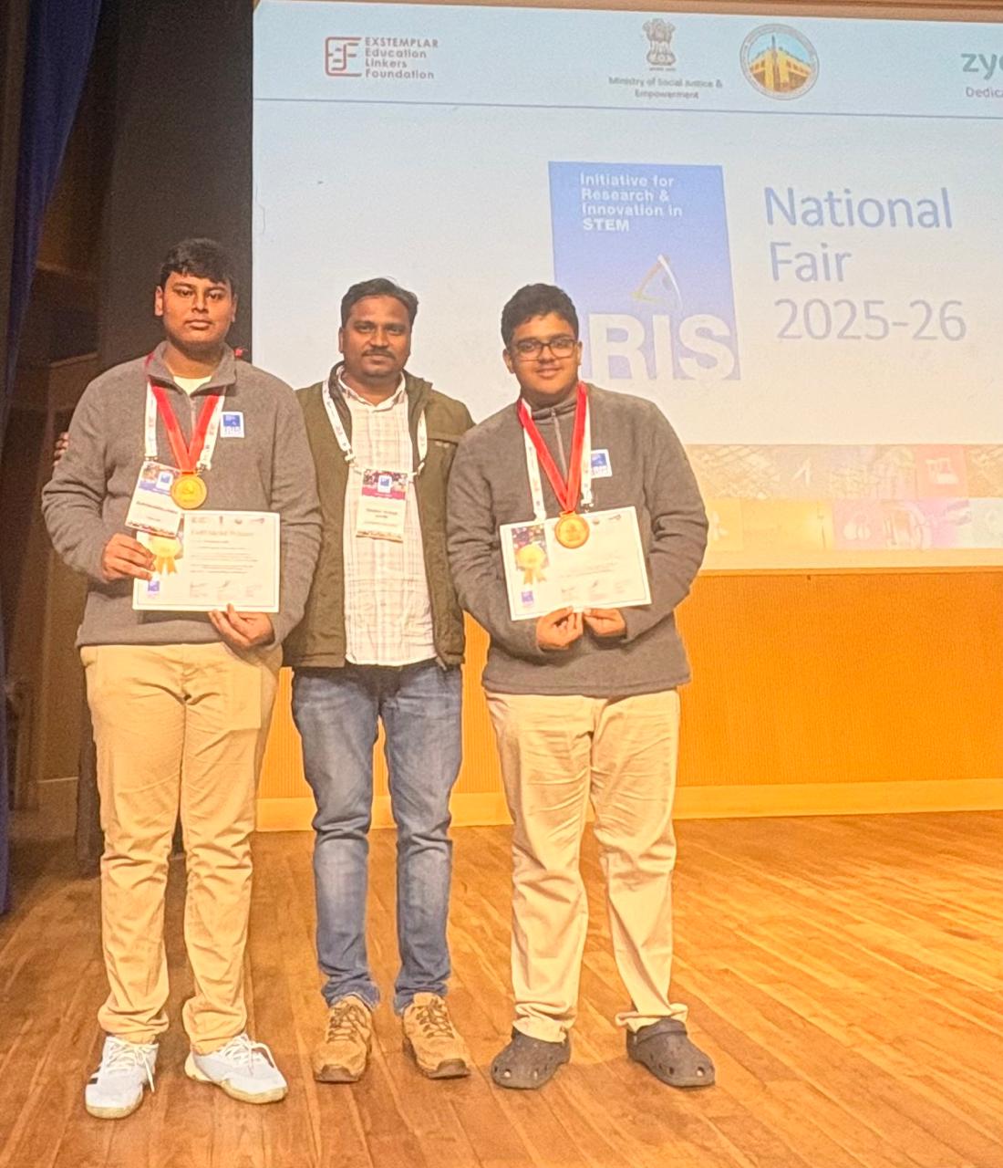SeriScope students with their mentor after receiving medals at the IRIS National Fair